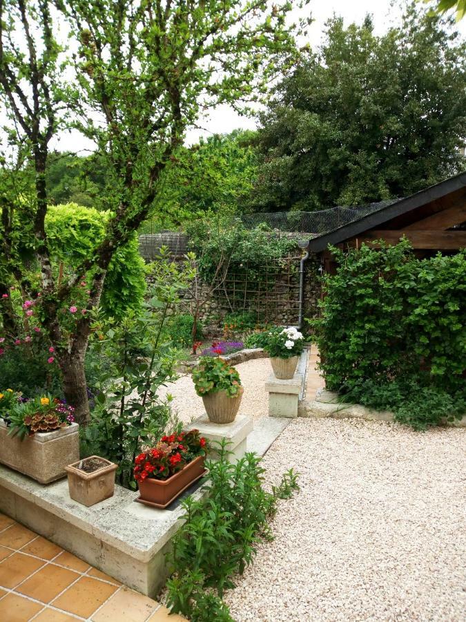 Le Petit Jardin Yoyo Hotel Monts Esterno foto