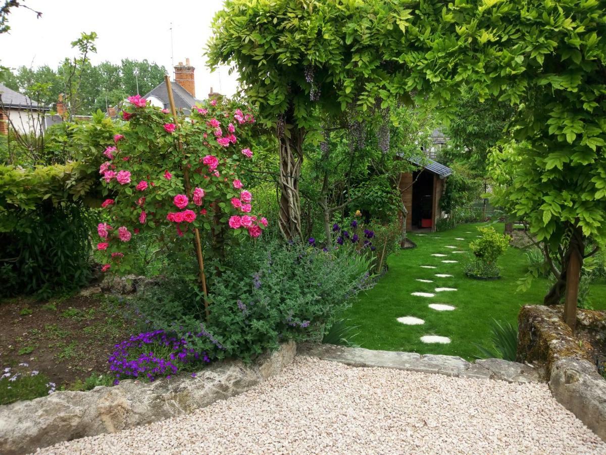 Le Petit Jardin Yoyo Hotel Monts Esterno foto